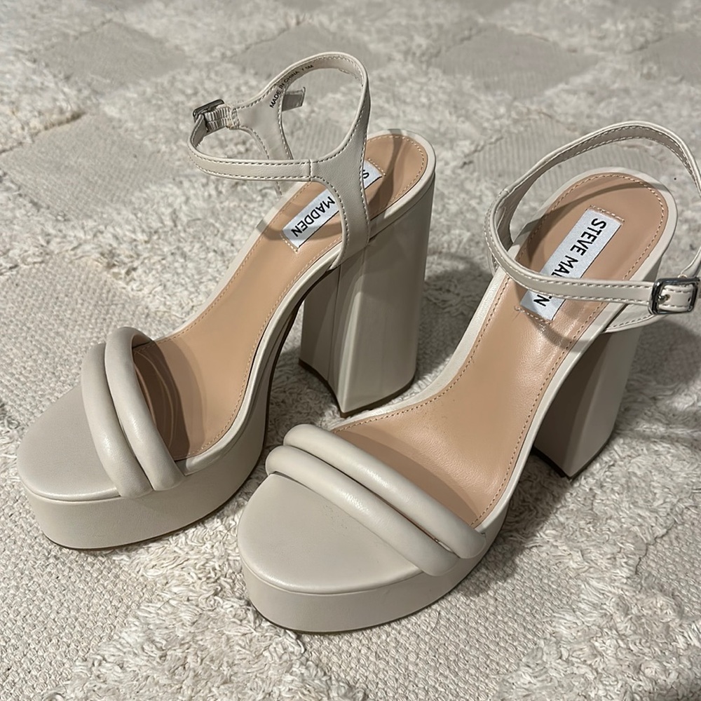 Steve Madden Tille Heel in Bone
